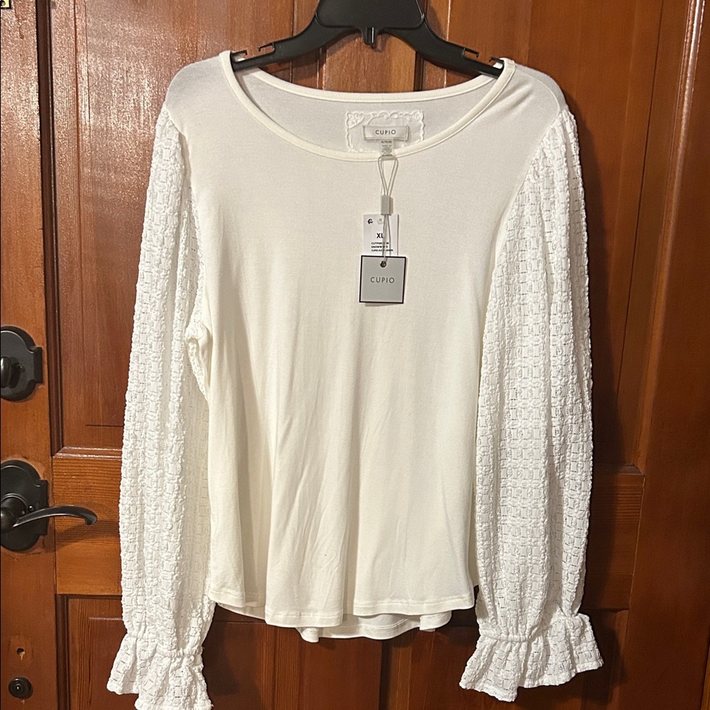 Cupio Women's Cream Textured Sleeve Long Sleeve Top